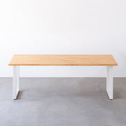 Kanademonoのラバーウッド ナチュラル天板とホワイト脚を組み合わせたシンプルモダンな大型テーブル（正面）