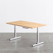 KANADEMONOの配線孔BROCK&TRAY付きのラバーウッド材ナチュラル天板とI型ステンレス脚を組み合わせたテーブル