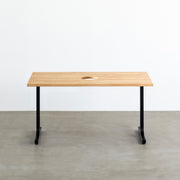 Kanademonoのラバーウッドナチュラル天板とブラックのIライン鉄脚で製作した、猫穴付きのテーブル（正面）