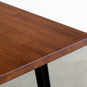 かなでもののラバーウッド材ブラウンカラー突板天板にブラックのスリムライン鉄脚を組み合わせたテーブル（天板）
