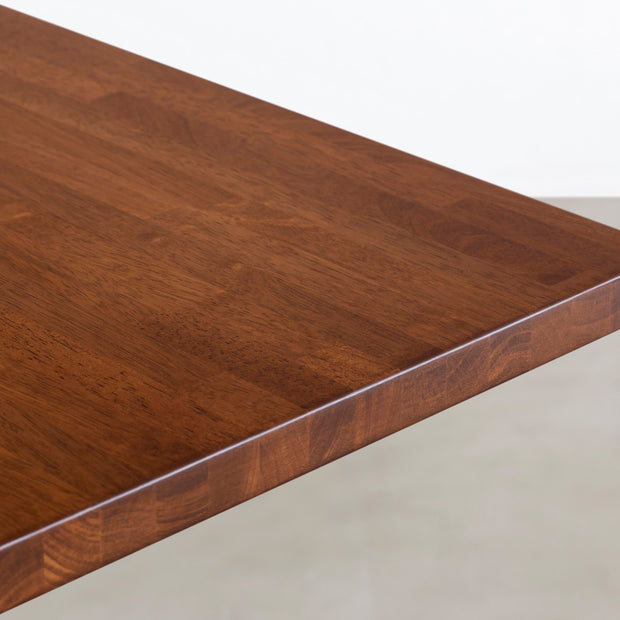 Kanademonoのラバーウッドブラウン天板とホワイトのIライン鉄脚で製作した、猫穴付きのテーブル（角）