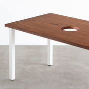 Kanademonoのラバーウッドブラウン天板とホワイトのスクエアバー鉄脚で製作した、猫穴付きのテーブル（天板と脚）