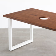 Kanademonoのラバーウッドブラウン天板とホワイトのスクエア鉄脚で製作した、猫穴付きのテーブル（天板と脚）