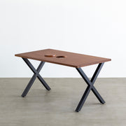 Kanademonoのラバーウッドブラウン天板とブラックのXライン鉄脚で製作した、猫穴付きのテーブル
