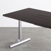 KANADEMONOの配線孔BROCK&TRAY付きのラバーウッド材ブラックブラウン天板とI型ステンレス脚を組み合わせたテーブル（天板と脚）
