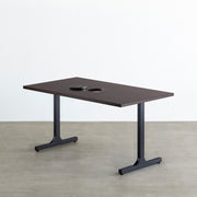 Kanademonoのラバーウッドブラックブラウン天板とブラックのIライン鉄脚で製作した、猫穴付きのテーブル