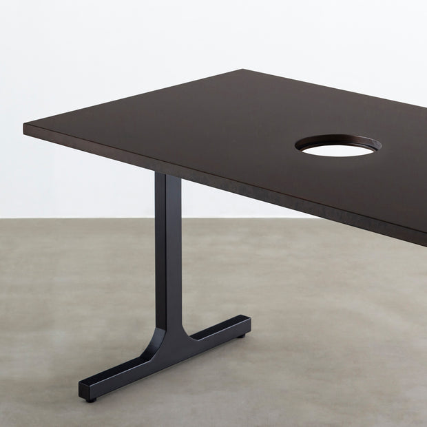 Kanademonoのラバーウッドブラックブラウン天板とブラックのIライン鉄脚で製作した、猫穴付きのテーブル（天板と脚）