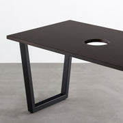 Kanademonoのラバーウッドブラックブラウン天板とブラックのトラペゾイド鉄脚で製作した、猫穴付きのテーブル（天板と脚）
