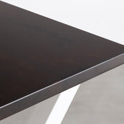 Kanademonoのラバーウッドブラックブラウン天板とホワイトのXライン鉄脚で製作した、猫穴付きのテーブル（角）