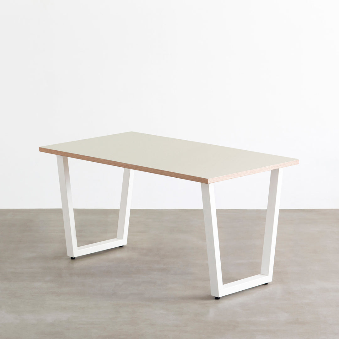 THE CAFE TABLE / リノリウム Black Steel 4pin × スクエア 60