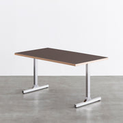 KanademonoのリノリウムMauve天板にIラインのステンレス脚を組み合わせたテーブル