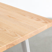 かなでものの無垢材ホワイトアッシュ天板にホワイトのスリムライン鉄脚を組み合わせたテーブル（天板）