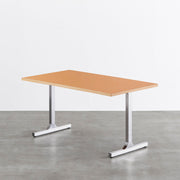 KanademonoのリノリウムLeather天板にIラインのステンレス脚を組み合わせたテーブル