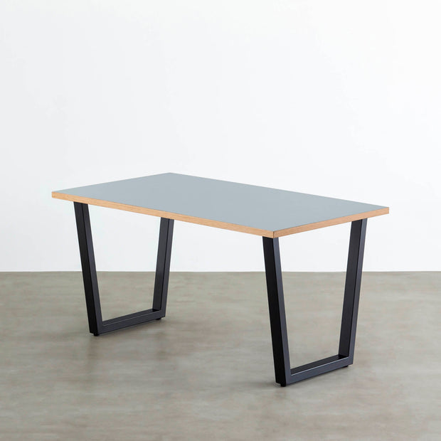 THE TABLE / リノリウム ブルー系 × Black Steel