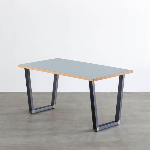 THE TABLE / リノリウム ブルー系 × Black Steel（クリア塗装）