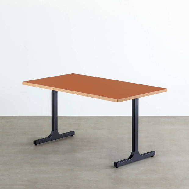THE TABLE / リノリウム レッド・オレンジ系 × Black Steel