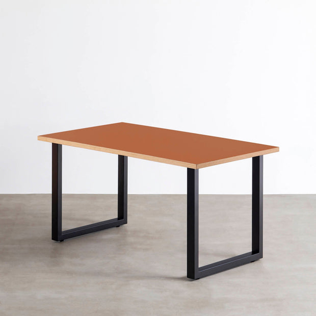 THE TABLE / リノリウム レッド・オレンジ系 × Black Steel