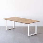 Kanademonoのラバーウッド アッシュグレー天板とホワイト脚を組み合わせたシンプルモダンな大型テーブル（配線トレー付き）