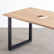 Kanademonoのラバーウッドアッシュ天板とブラックのスクエアH70cm鉄脚で製作した、猫穴付きのテーブル（天板と脚）