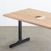 Kanademonoのラバーウッドアッシュ天板とブラックのIライン鉄脚で製作した、猫穴付きのテーブル（天板と脚）
