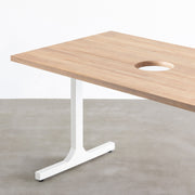 Kanademonoのラバーウッドアッシュグレー天板とホワイトのIライン鉄脚で製作した、猫穴付きのテーブル（天板と脚）