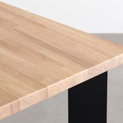 Kanademonoのラバーウッドアッシュ天板とブラックのスラッシュスクエア鉄脚で製作した、猫穴付きのテーブル（角）