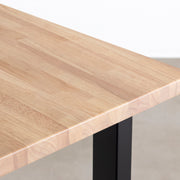 Kanademonoのラバーウッドアッシュ天板とブラックのスクエア鉄脚で製作した、猫穴付きのテーブル（角）