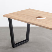 Kanademonoのラバーウッドアッシュ天板とブラックのトラペゾイド鉄脚で製作した、猫穴付きのテーブル（天板と脚）