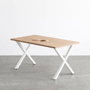 Kanademonoのラバーウッドアッシュグレー天板とホワイトのXライン鉄脚で製作した、猫穴付きのテーブル