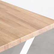 Kanademonoのラバーウッドアッシュグレー天板とホワイトのXライン鉄脚で製作した、猫穴付きのテーブル（角）