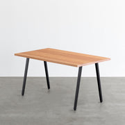 KANADEMONOの無垢材ブラックチェリー天板にブラックのスリムライン鉄脚を組み合わせたテーブル