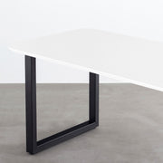 KanademonoのFENIX 天板ホワイトにマットブラックのスクエア鉄脚を組み合わせた、優れた性能と美しさを併せもつ新しいテーブル（天板と脚）
