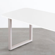 KanademonoのFENIXホワイト天板にSandBeigeカラーのスクエア鉄脚を組み合わせたテーブル（天板と脚）