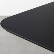 KANADEMONOのFENIX ブラックの天板を使用したテーブル（天板角）