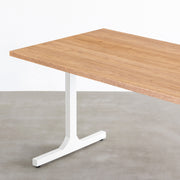 KANADEMONOのくるみ突板天板とIラインのホワイトアイアン脚を組み合わせたテーブル（天板と脚）