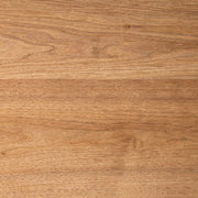 Kanademonoのくるみ突板天板とマットクリア塗装仕上げの鉄脚を組み合わせたテーブル（天板木目2）