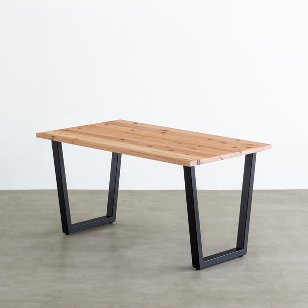 かなでものの杉無垢材とマットブラックのトラペゾイド鉄脚を使用したシンプルモダンなデザインのテーブル