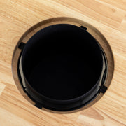 KANADEMONOのテーブルに収まるブラックのシンプルなワイヤーバスケットとトレーのセット（ワイヤーバスケット＆トレー装着・真上）