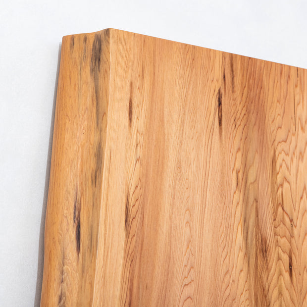 厳選一枚板 / 屋久杉 #0046 1950 × 622 ~ 855 mm – KANADEMONO