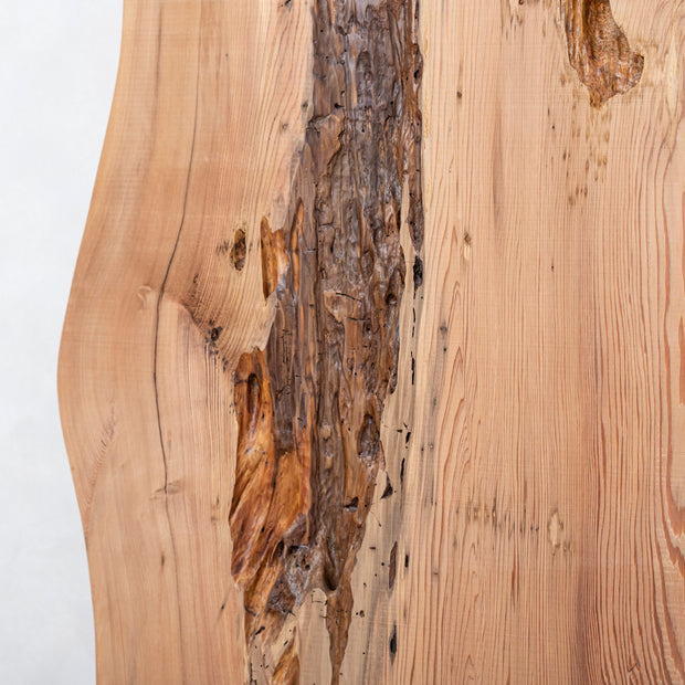 厳選一枚板 / 屋久杉 #0046 1950 × 622 ~ 855 mm – KANADEMONO