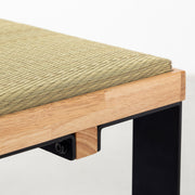 Kanademonoのラバーウッドナチュラル天板に畳をはめ込みマットブラック鉄脚と合わせたシンプルモダンなベンチ（角）