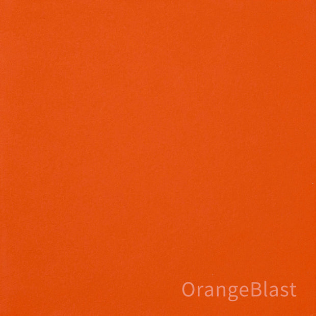 KanademonoのリノリウムorangeBlast天板とステンレスのSlash脚を合わせたシンプルモダンなベンチ（色見本）