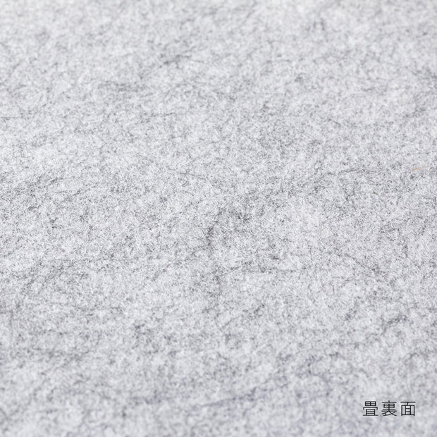 Kanademonoのラバーウッドアッシュグレー天板に畳をはめ込みホワイトライン脚と合わせたシンプルモダンなベンチ（畳の裏面）