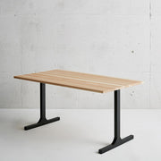 かなでものの長良杉とマットブラックのI型の鉄脚を組み合わせたシンプルモダンなテーブル1