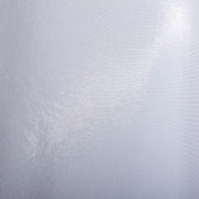 かなでもののポリエステルを100%使用したグレーの光沢感が特徴のレースカーテンの表面