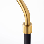Gemoneのブラック×ゴールドの高級感溢れる配色とすっきりとしたデザインが印象的なフロアランプ(コード部分)