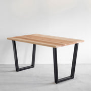 かなでものの長良杉とマットブラックのトラペゾイド鉄脚を組み合わせたシンプルモダンなテーブル