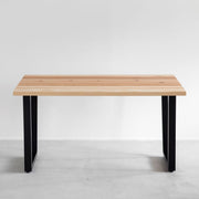 かなでものの長良杉とマットブラックのトラペゾイド鉄脚を組み合わせたシンプルモダンなテーブル1