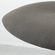 かなでもののやさしい印象のオークのプライウッドを使用した背もたれと快適な座り心地の座面を組み合わせたすっきりとした印象のデスクチェア(座面)
