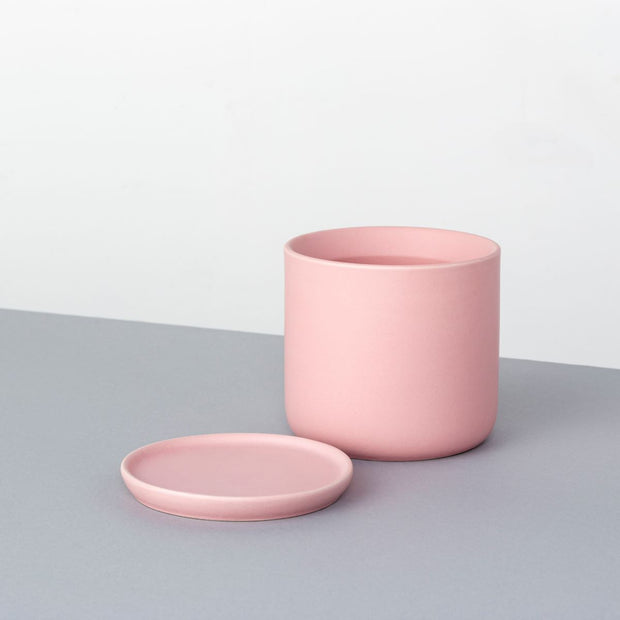 かなでもののセラミックを使用したシンプルポップな可愛いピンクの鉢と鉢皿